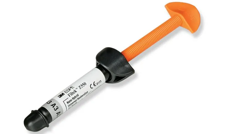 Filtek Z550 - стом. реставр. мат., 1шпр.х4гр. оттенка OA3 /7050OA3/